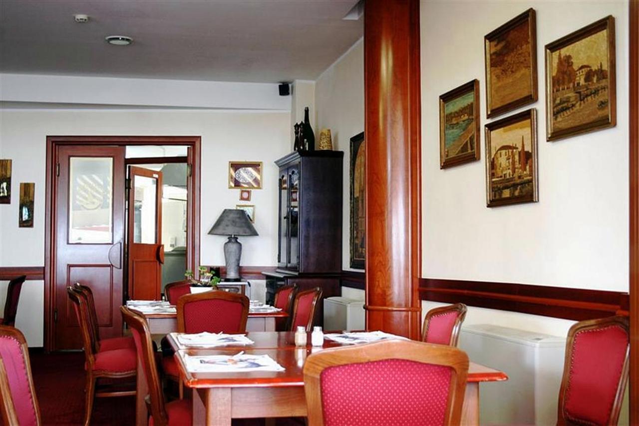 Hotel Miramare Njivice Exterior photo